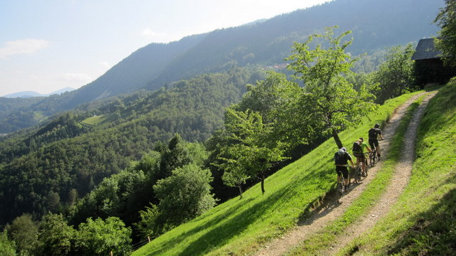 Na skupni turi